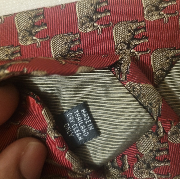Jim Thompson 100% Silk Men's Necktie Burgundy Animal Elephant - Picture 5 of 7